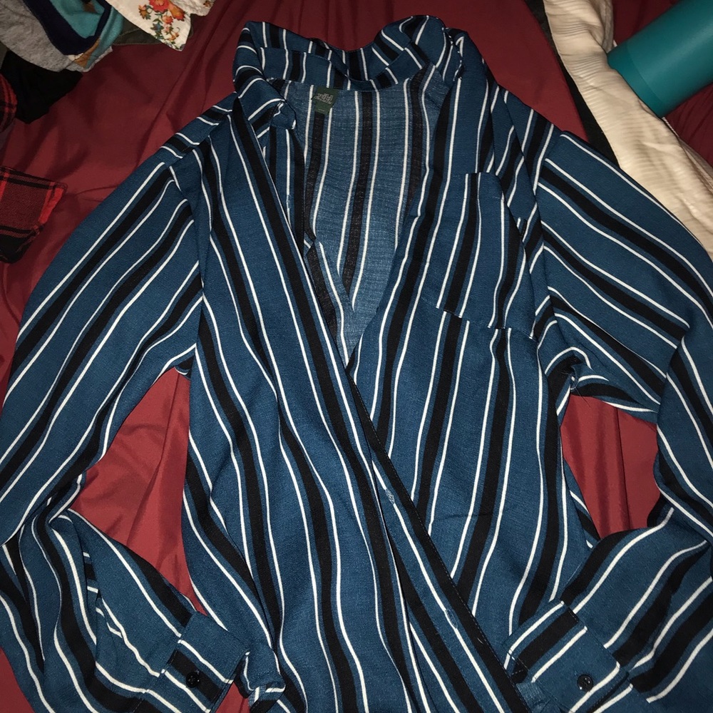 Oversized Button Up 💙